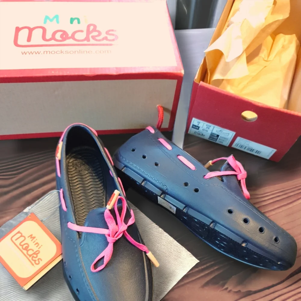 NWT Kids town & beach mocassins water shoes (plastic, drain holes) junior size 3 - Picture 1 of 14